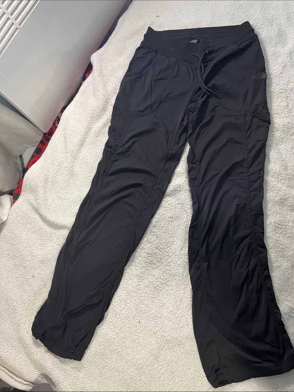 The North Face Women’s Black Drawstring Jogger Pants B015